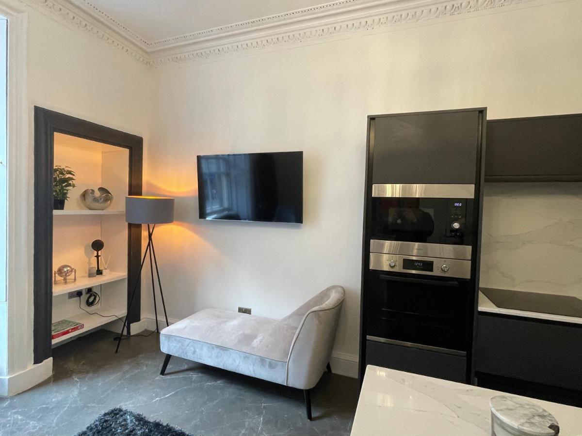 2Bedroom Apartment By The Castle Edinburgh Exterior photo