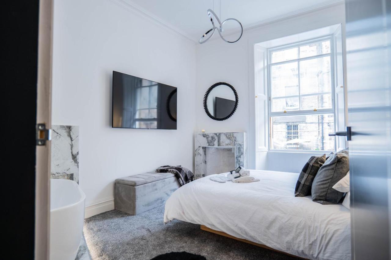 2Bedroom Apartment By The Castle Edinburgh Exterior photo