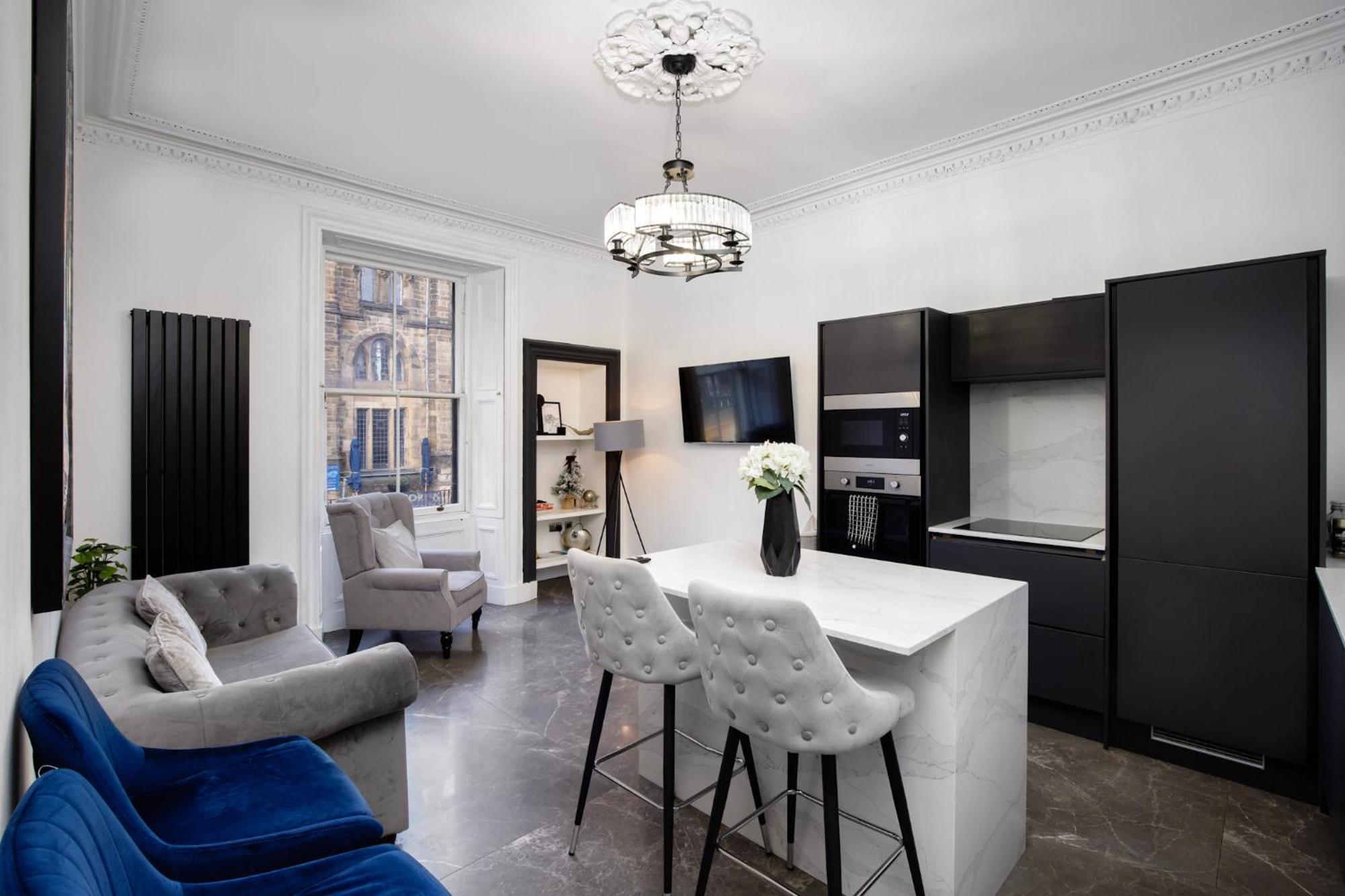 2Bedroom Apartment By The Castle Edinburgh Exterior photo