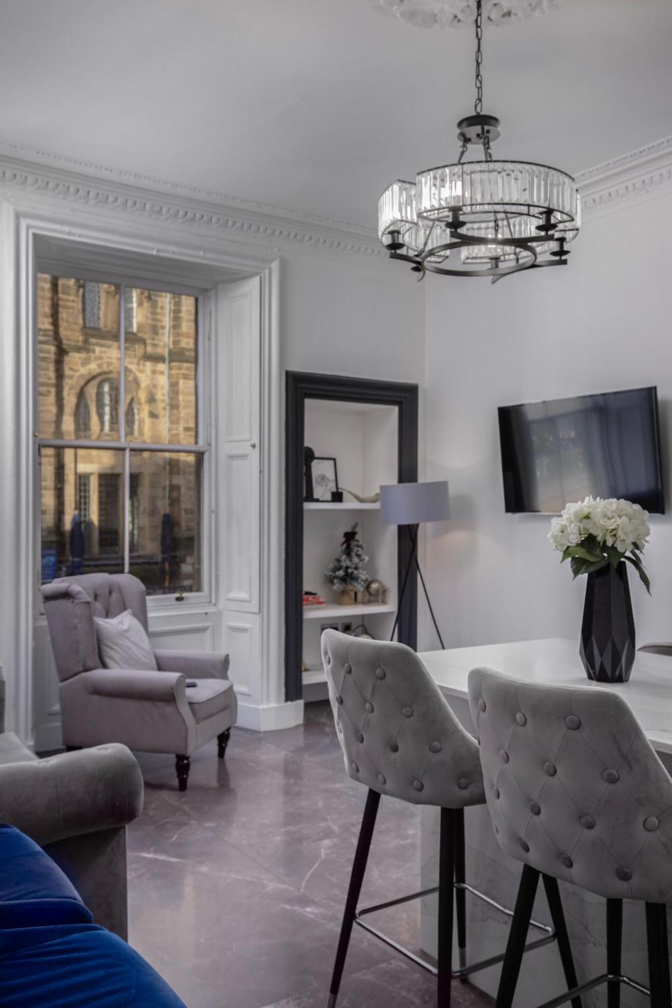 2Bedroom Apartment By The Castle Edinburgh Exterior photo